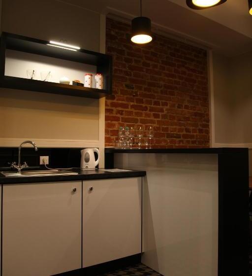 سوییت جونیور لوکس, Kamienica