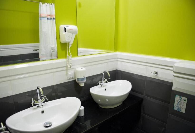 سوئیت جونیور با آشپزخانه, Kamienica