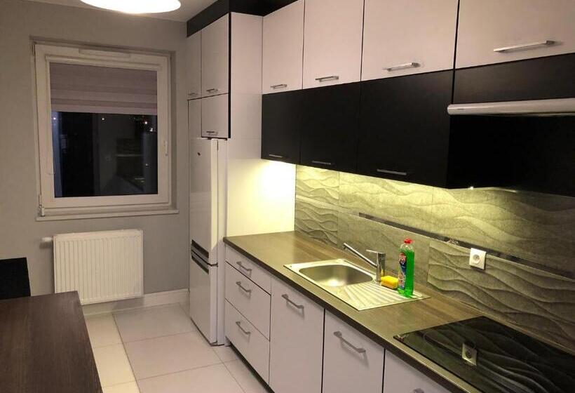 آپارتمان 2 خوابه, Kamienica