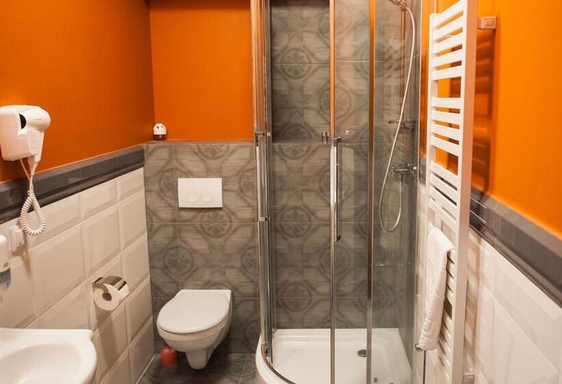 اتاق استاندارد, Kamienica