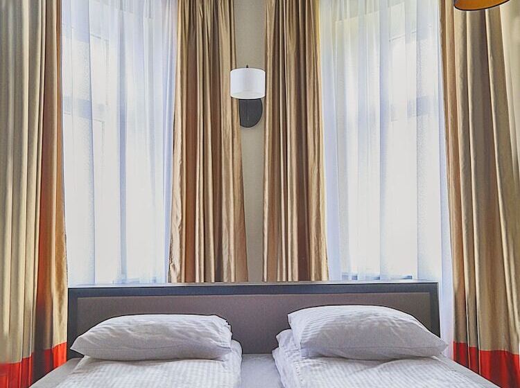 آپارتمان 1 خوابه, Kamienica