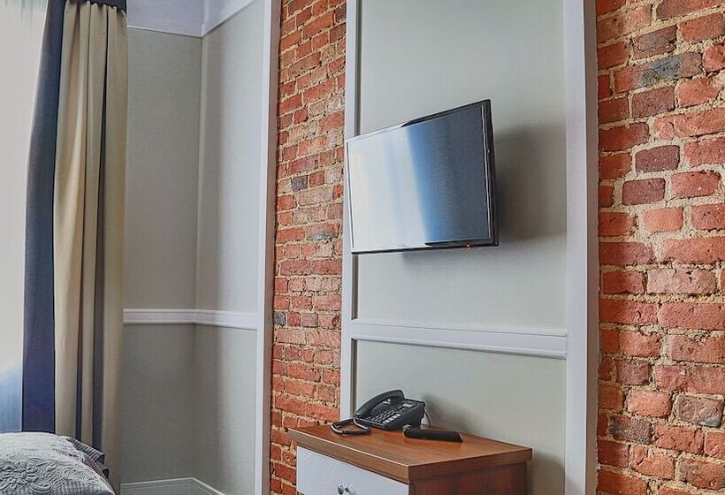 اتاق استاندارد, Kamienica