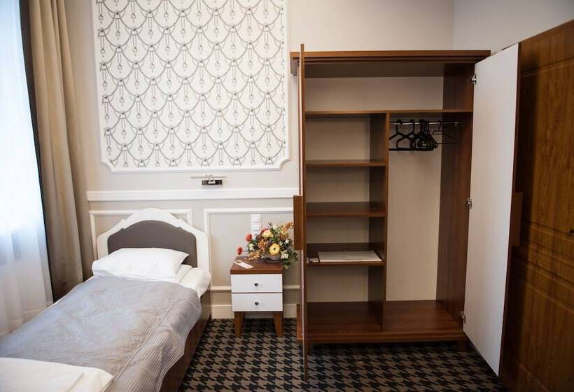 اتاق لوکس, Kamienica