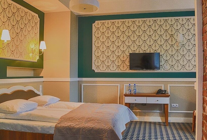 اتاق لوکس, Kamienica