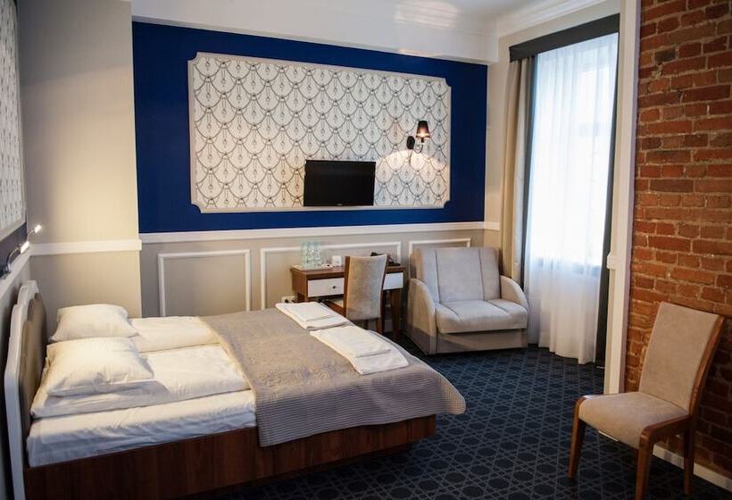 اتاق لوکس, Kamienica