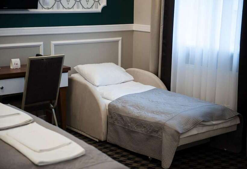 اتاق لوکس, Kamienica