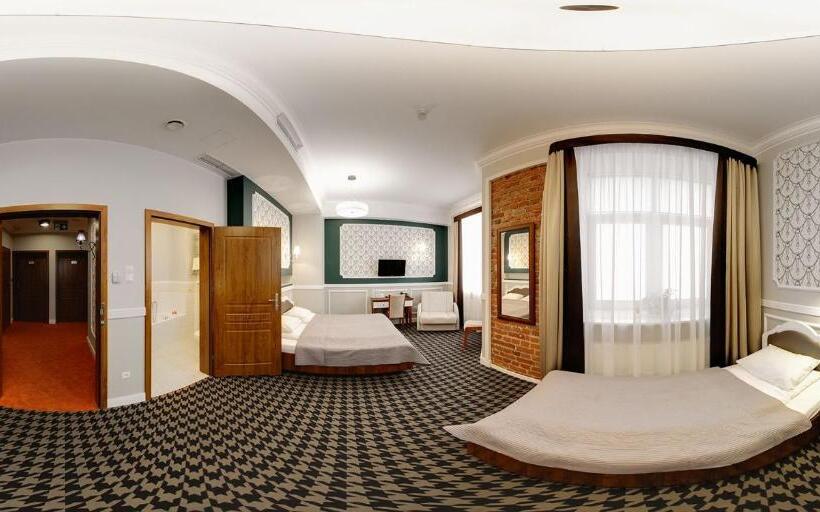 اتاق لوکس, Kamienica