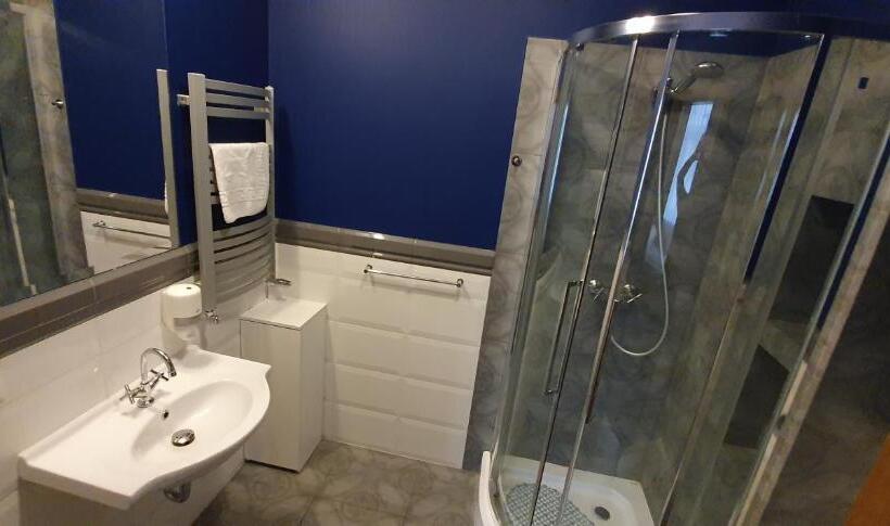 اتاق لوکس, Kamienica