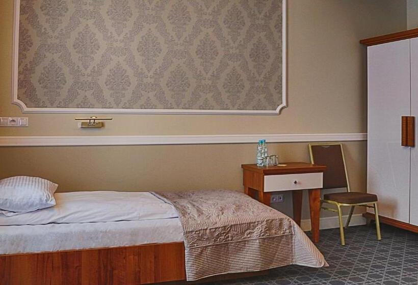 Номер Стандарт, Kamienica