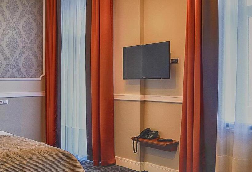 اتاق استاندارد, Kamienica