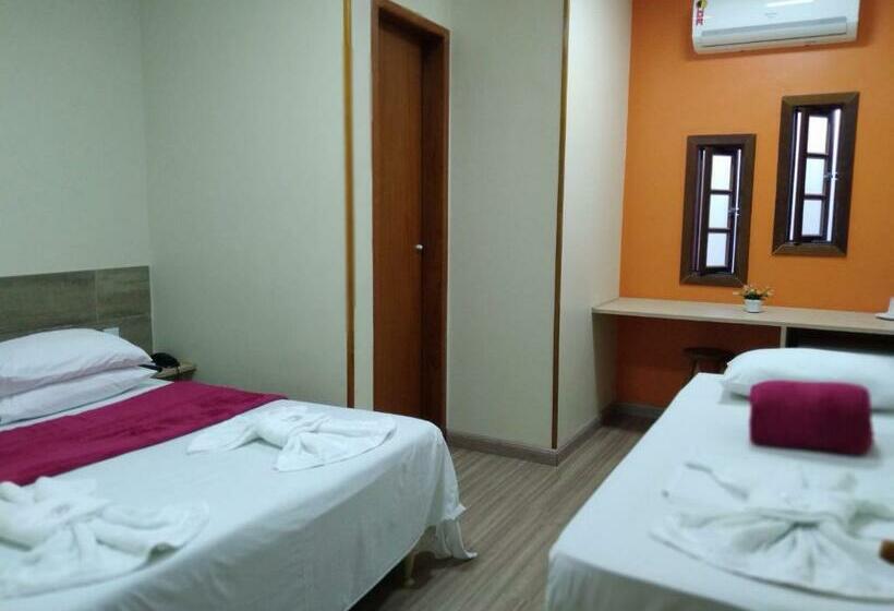Quarto Triplo Estandar, Orleans