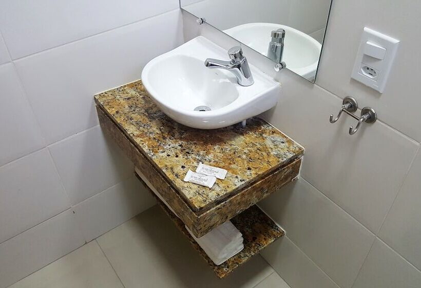 اتاق استاندارد سه نفره, Orleans