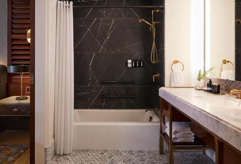 חדר סטנדרט עם מיטת קינג, Sagamore Pendry Baltimore