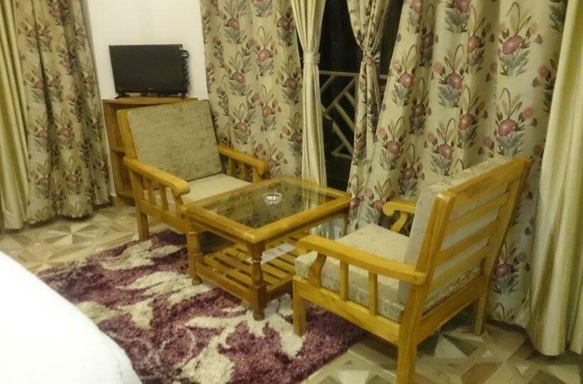 Quarto Deluxe, The Golden Peak,