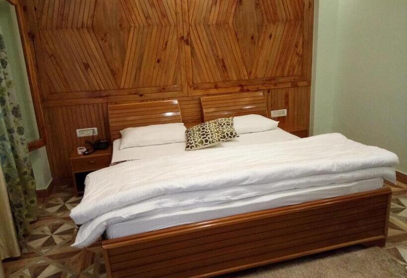 Quarto Deluxe, The Golden Peak,