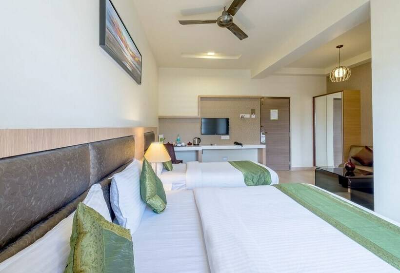 Номер Deluxe, Treebo Nestlay Airport Alandur