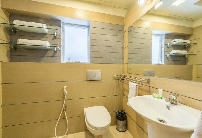 Номер Стандарт, Treebo Nestlay Airport Alandur