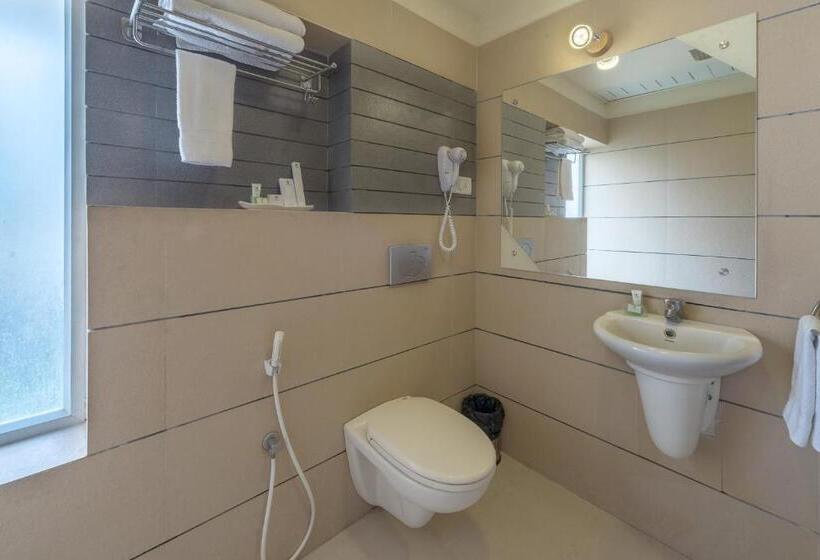 Номер Deluxe, Treebo Nestlay Airport Alandur