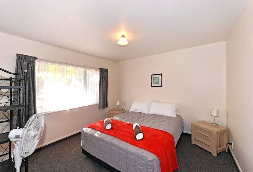 شقة غرفة واحدة, Greenwood Park Motel