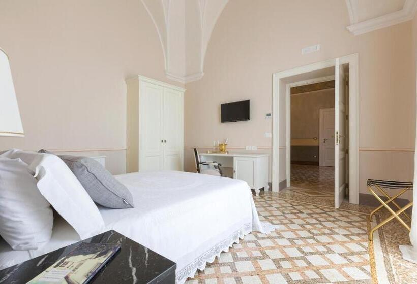 חדר סופריור לארבעה, Palazzo Fasti