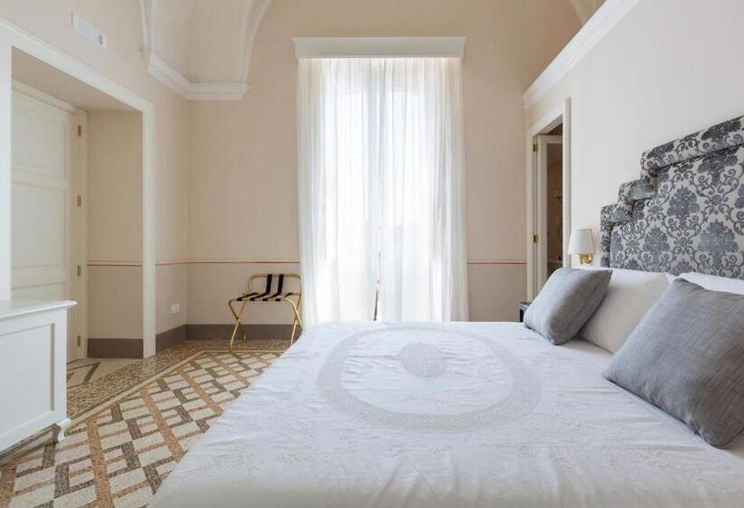 חדר סופריור לארבעה, Palazzo Fasti