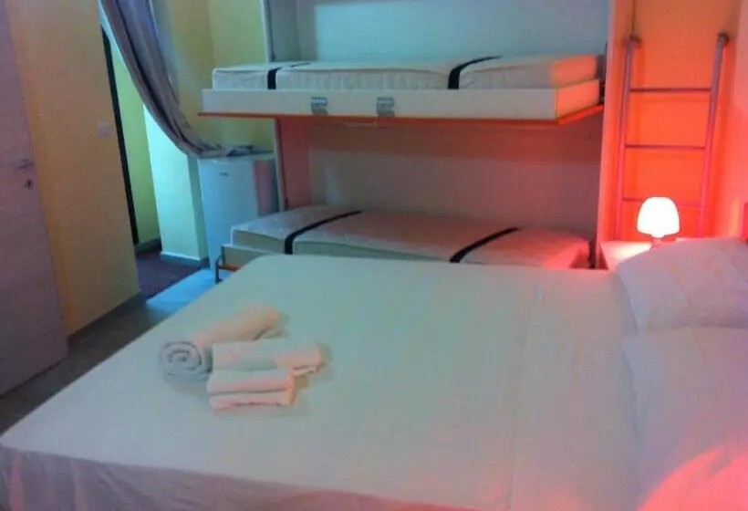 Camera Quadrupla Standard, Bed & Breakfast Le Torri