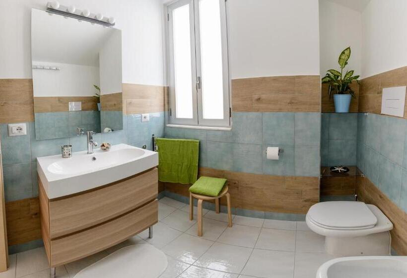 جناح غرفتين نوم, Greco B&b