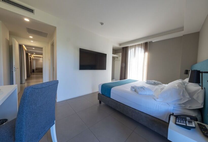 غرفة عائلية, Airone City