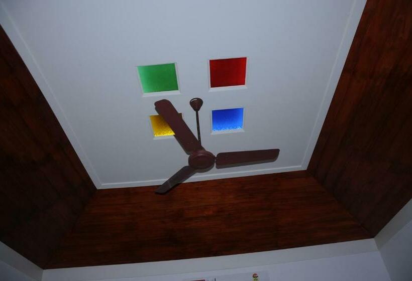 غرفة ديلوكس مطلّة علي البحر مزوَّدة بشُرفة, Alleppey Beach Garden