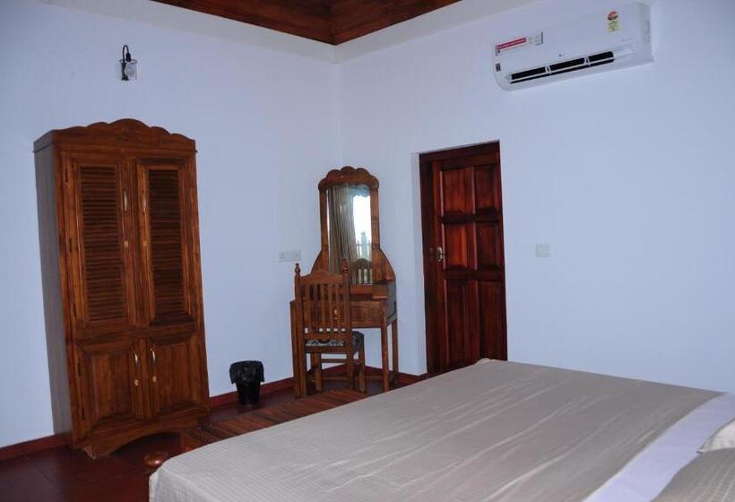 غرفة ديلوكس مطلّة علي البحر مزوَّدة بشُرفة, Alleppey Beach Garden