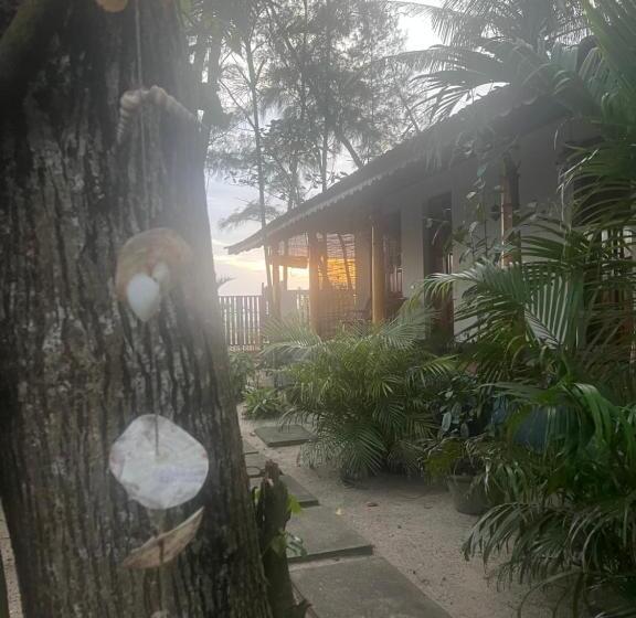 غرفة ديلوكس مطلّة علي البحر مزوَّدة بشُرفة, Alleppey Beach Garden