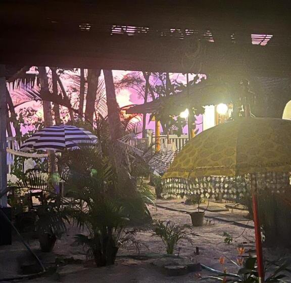 غرفة ديلوكس مطلّة علي البحر مزوَّدة بشُرفة, Alleppey Beach Garden