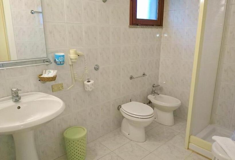 חדר סטנדרט לארבעה, Il Complesso Saraceno