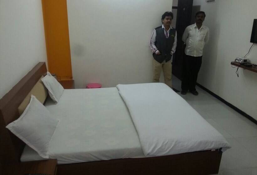 Quarto deluxe, Dhruv Palace