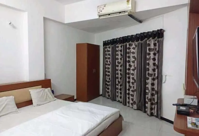 デラックスルーム, Dhruv Palace
