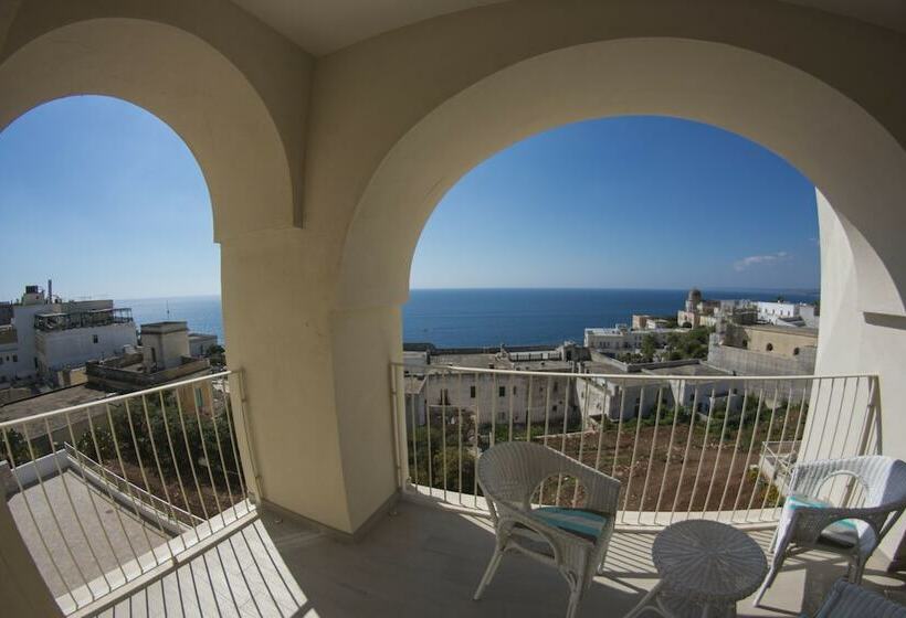 חדר דלוקס לשלושה עם נו לים, Est