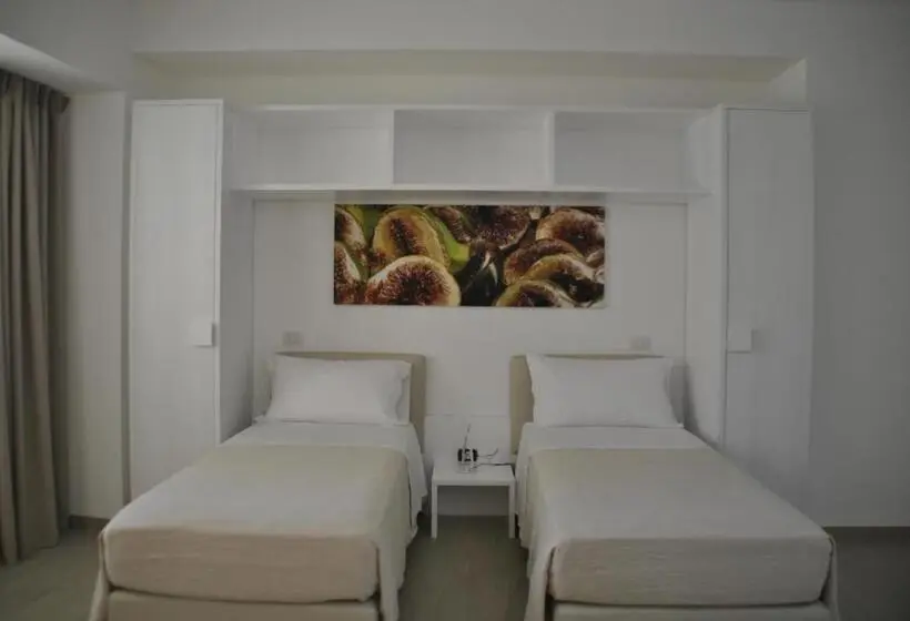 デラックスの４人部屋, Est