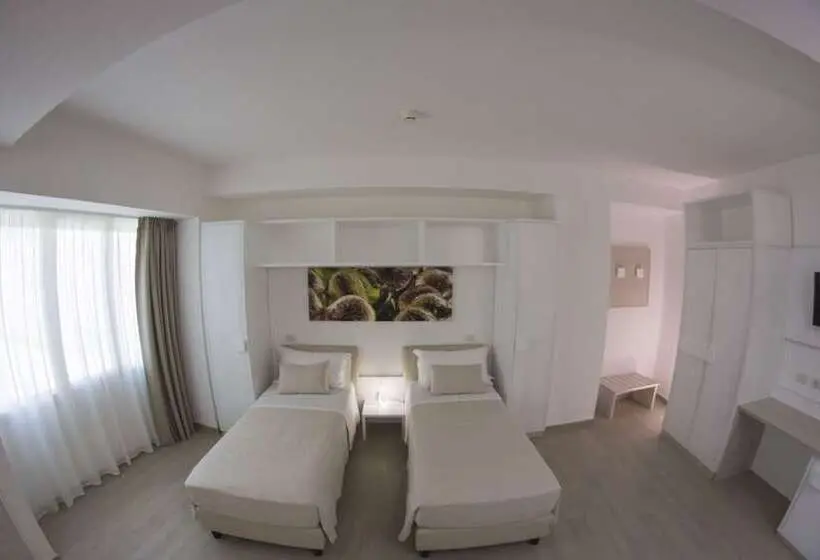 デラックスの４人部屋, Est