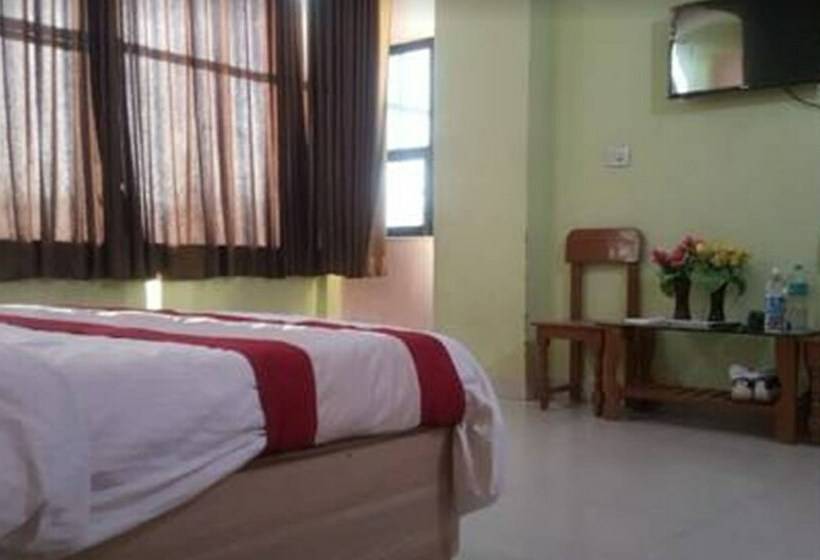 Quarto deluxe, Gitanjali