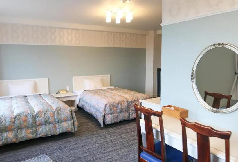 3-Bett-Standardzimmer, Handa Station