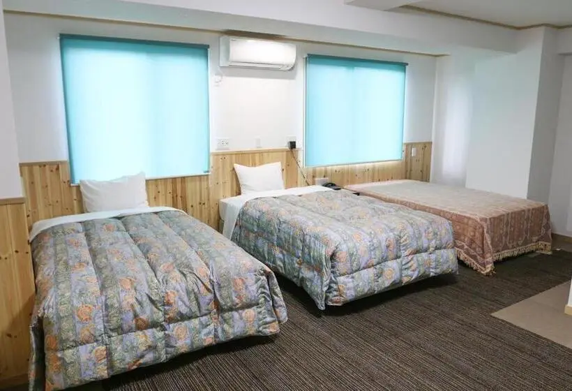 3-Bett-Standardzimmer, Handa Station