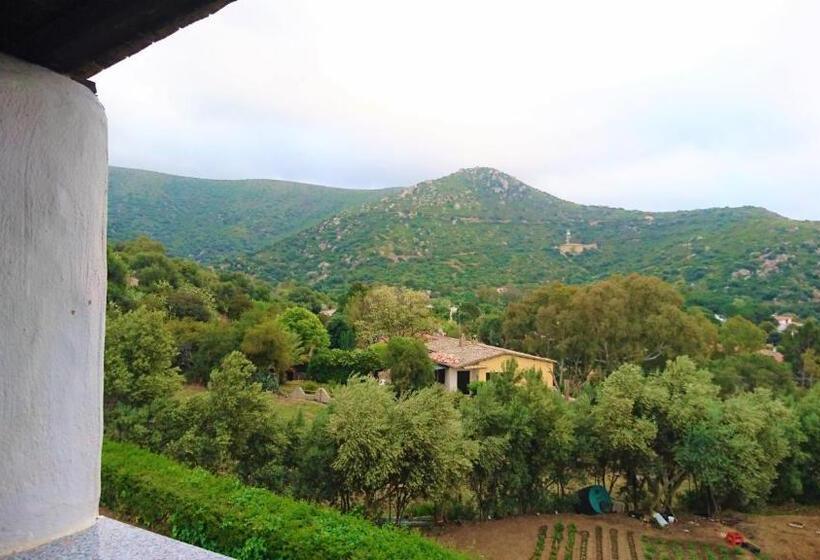 חדר סטנדרט לשלושה עם טרסה, Il Complesso Saraceno