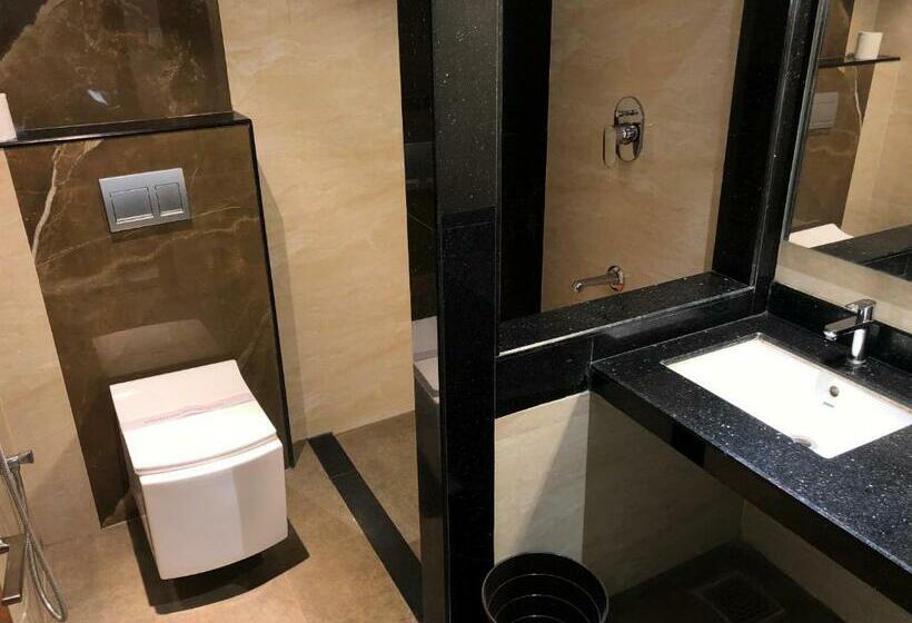 חדר דלוקס, New Cape