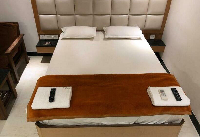 חדר דלוקס, New Cape