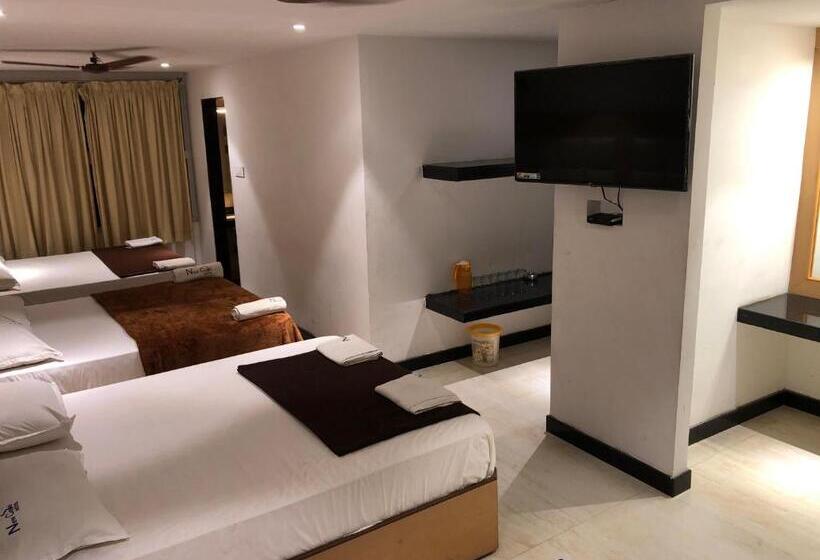 חדר משפחתי נוף לים, New Cape