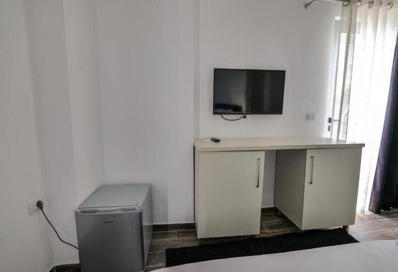 اتاق استاندارد با چشم‌انداز دریا, Sunrays