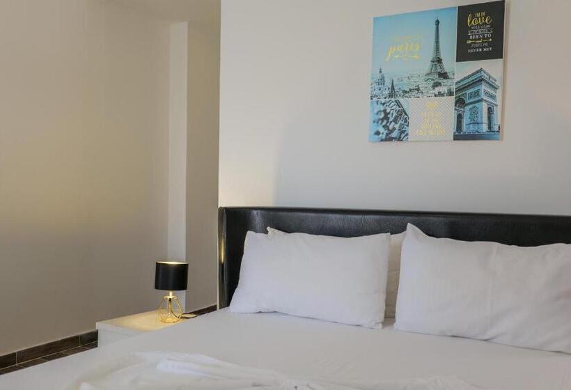 اتاق استاندارد با چشم‌انداز دریا, Sunrays