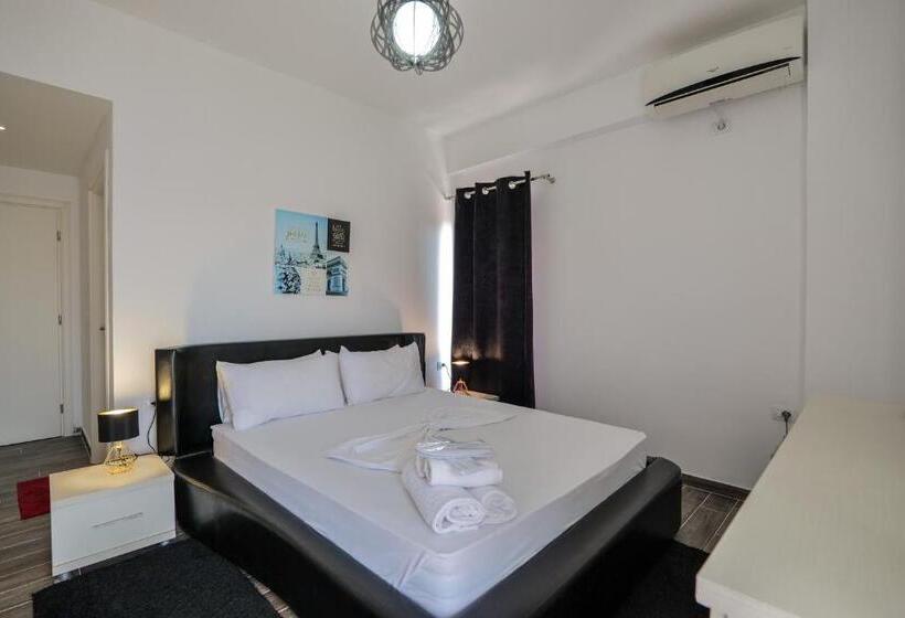 اتاق استاندارد با چشم‌انداز دریا, Sunrays