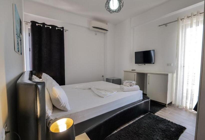 اتاق استاندارد با چشم‌انداز دریا, Sunrays