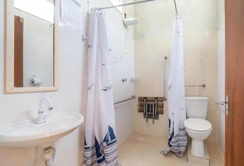 Standard Kolmen Hengen Huone, Veleiro